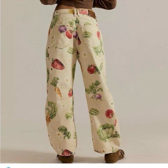 FREE PEOPLE WE THE FREE Good Luck Printed Barrel Jeans Veggies - Picture 3 of 4